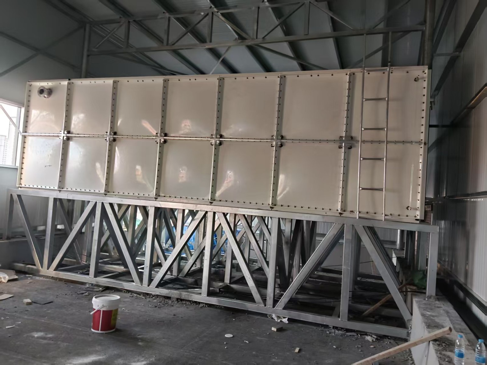 天津西青區(qū)玻璃鋼消防水箱